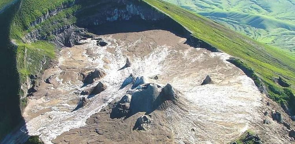 Mount_Oldonyo_Lengai_12_750_550shar-50brig-20_c1